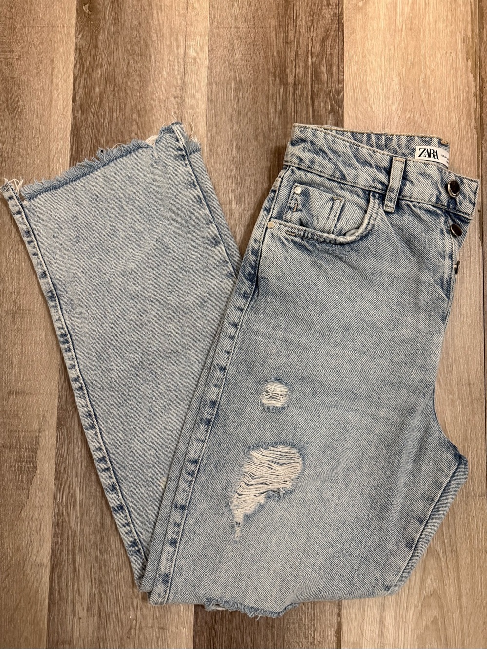 Zara Light Wash Distressed Straight Leg/mom Jeans